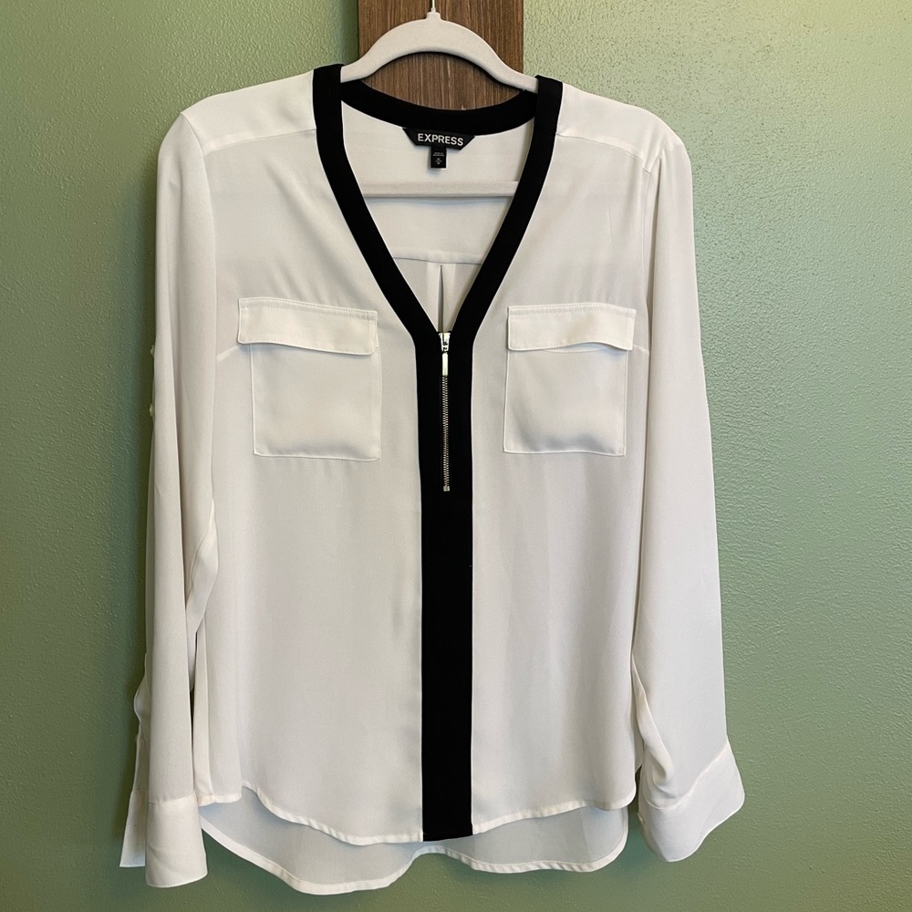 Express Long Sleeve Zippered Blouse with Pockets